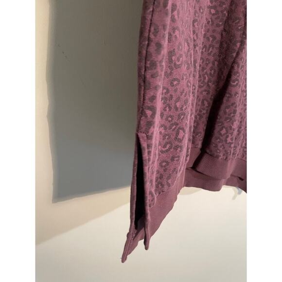 American Eagle Purple Cheetah Ahh-Mazingly Soft Jegging Fit Crew Neck Size M - Picture 3 of 8